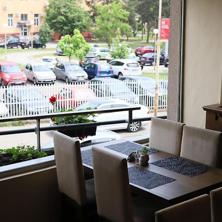 Garni Hotel Ema Kragujevac Ngoại thất bức ảnh