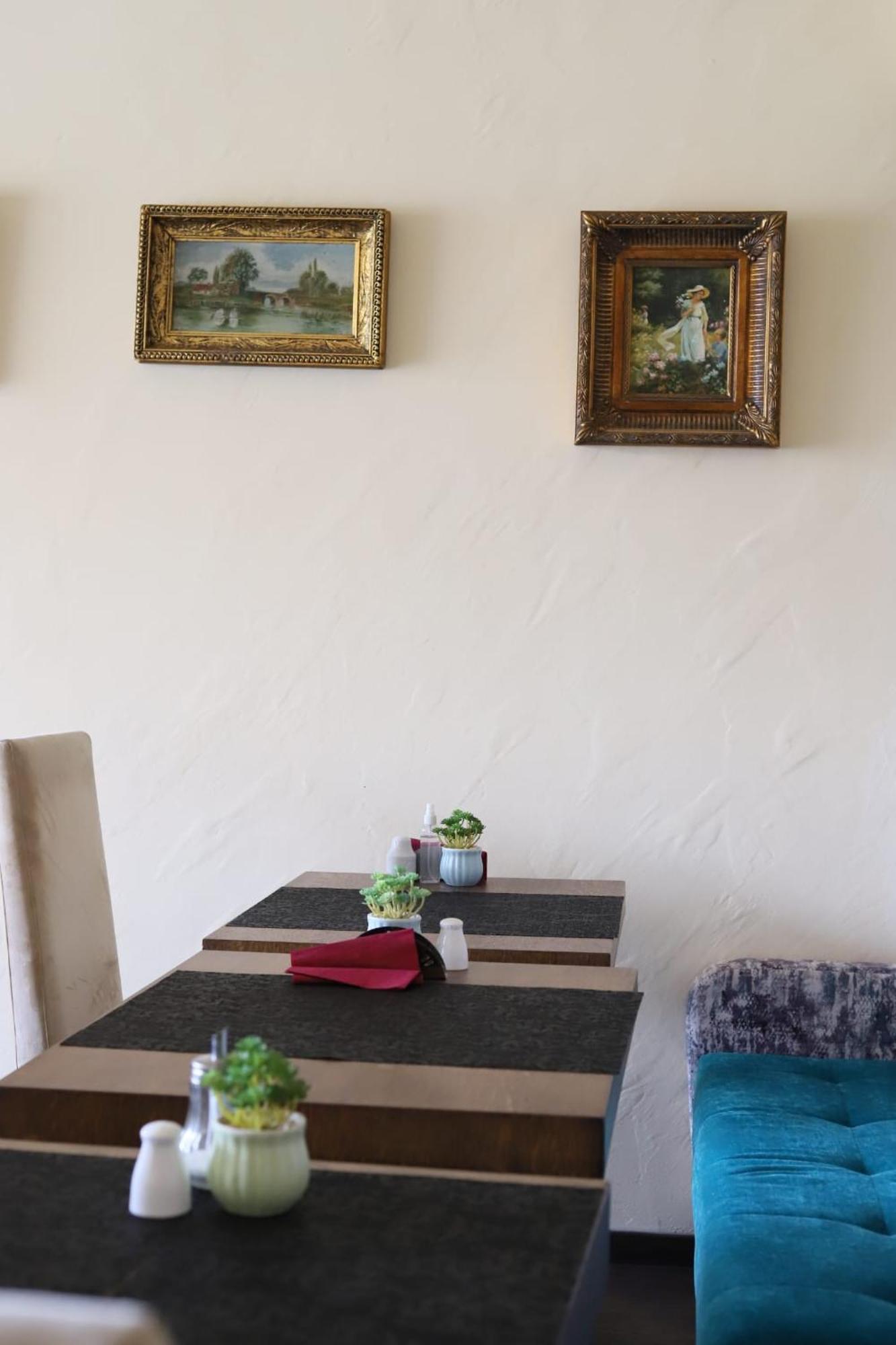 Garni Hotel Ema Kragujevac Ngoại thất bức ảnh