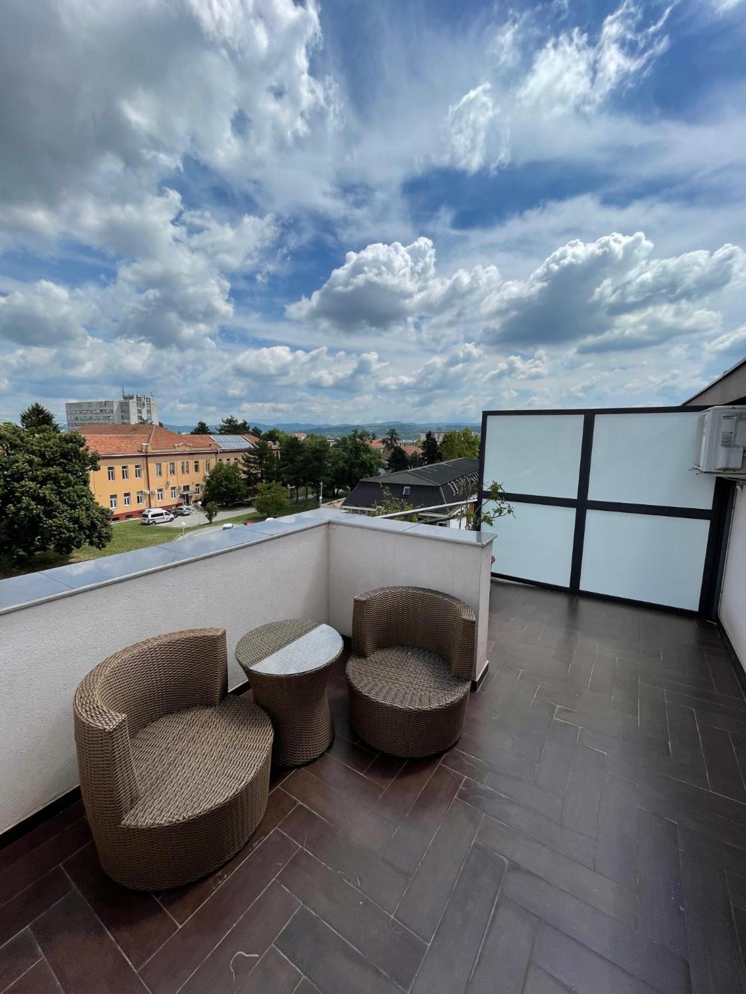 Garni Hotel Ema Kragujevac Ngoại thất bức ảnh